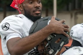 摩托车赛邀请赛掀起高潮，滇池旋风队淘汰对手剑门麒麟队，战至最后一刻——细节处理更胜一筹的简单介绍九游娱乐首页