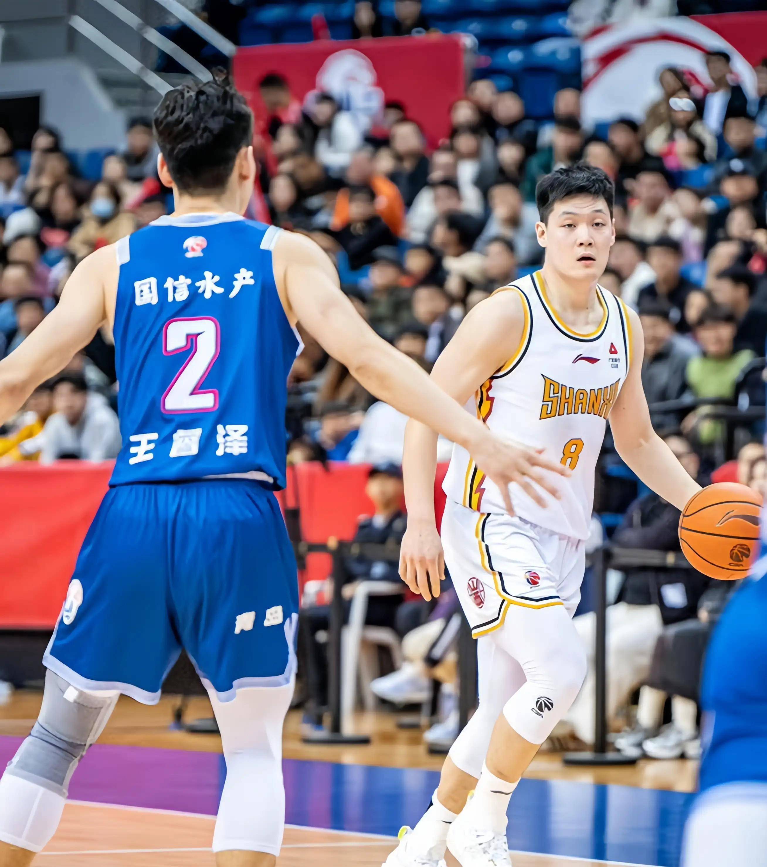 清晨广州队调整名单以备欧联，战术微调环节打磨，目标明确，赛程密集仍需轮换的简单介绍